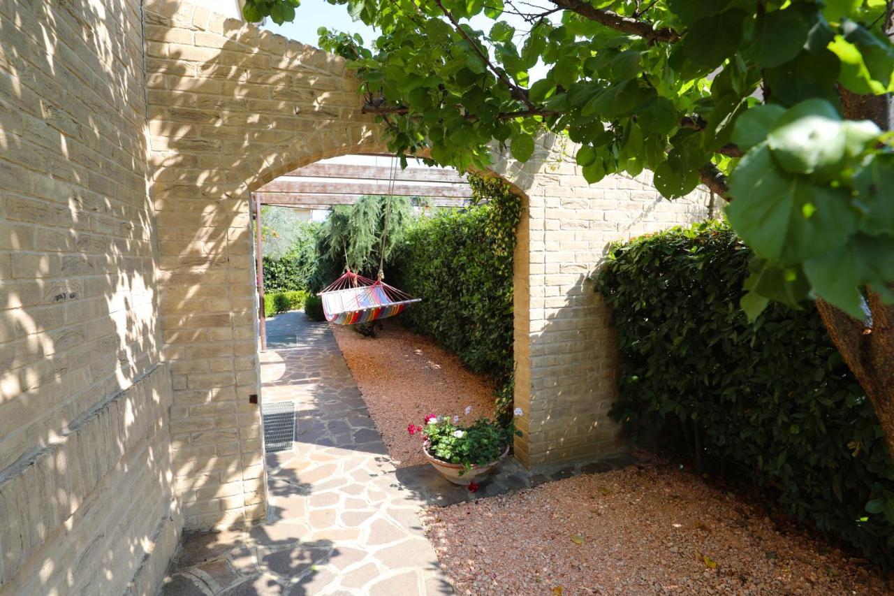 Recanati Family Bagian luar foto