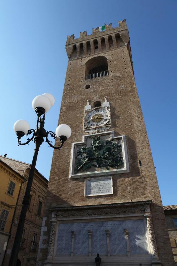 Recanati Family Bagian luar foto